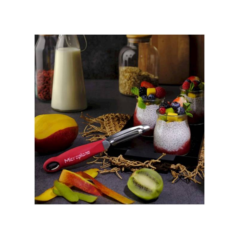 Epluche-légumes professionnel Microplane avec lame dentelée en acier inoxydable