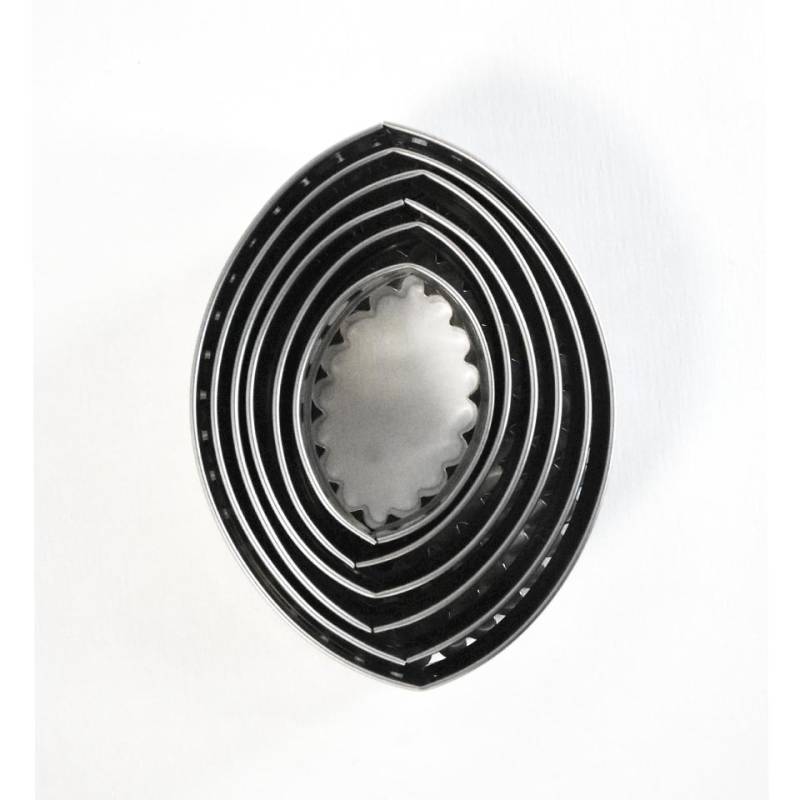 Juego de moldes de hojas festoneadas de acero inoxidable de tamaños surtidos