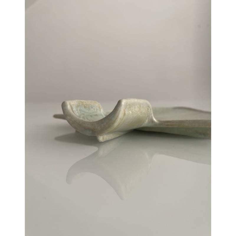 Terra Radici plat à pelle en porcelaine glace sèche 26.5x25 cm