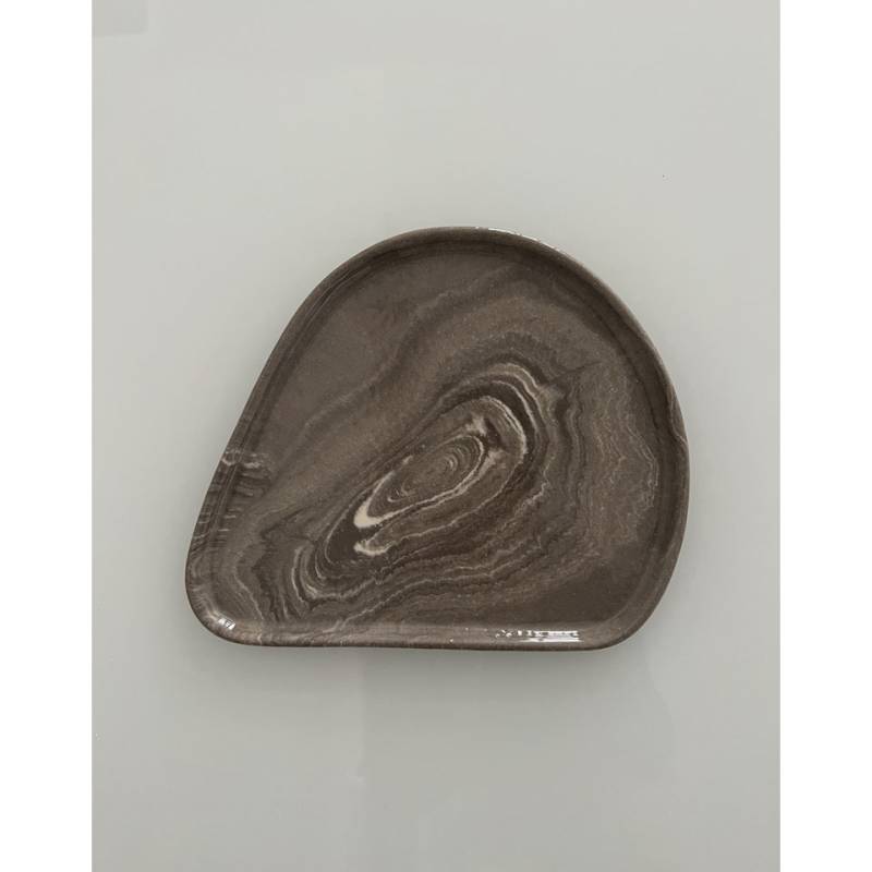 Plat en porcelaine marbrée 26x23 cm