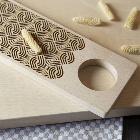 Cuchillos de madera de haya con decoración entrelazada 23x8 cm
