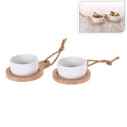 Taza de porcelana blanca con base de bambú
