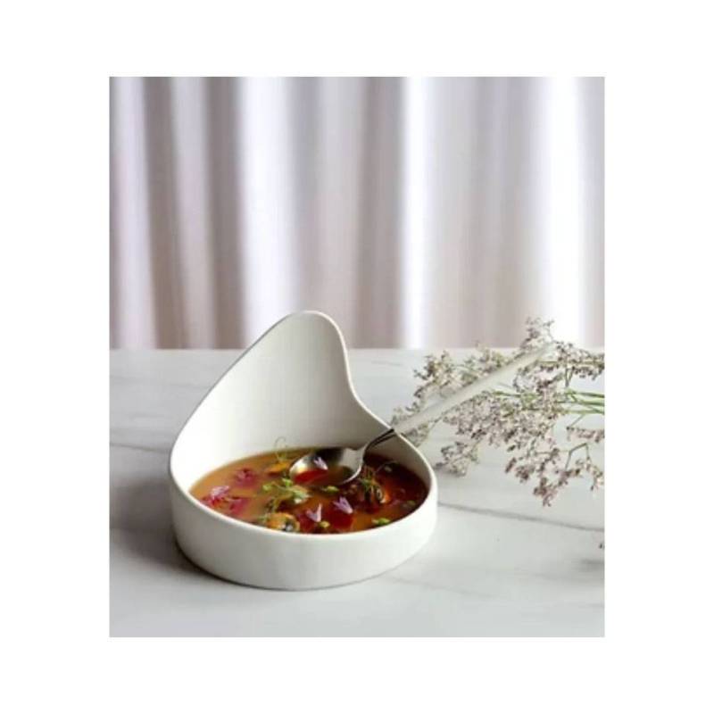 Soucoupe apéritive Bio Gochi Uncle en porcelaine blanche mate 14,5x9,2 cm