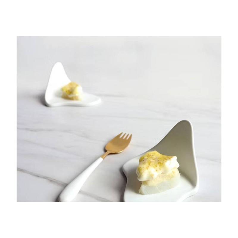 Soucoupe apéritive Bio Gochi Puppy en porcelaine blanche mate 10x9,5x7 cm