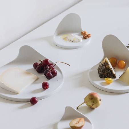 Piattino appetizer tondo Gochi Mum in porcellana bianca matt cm 21x6,2