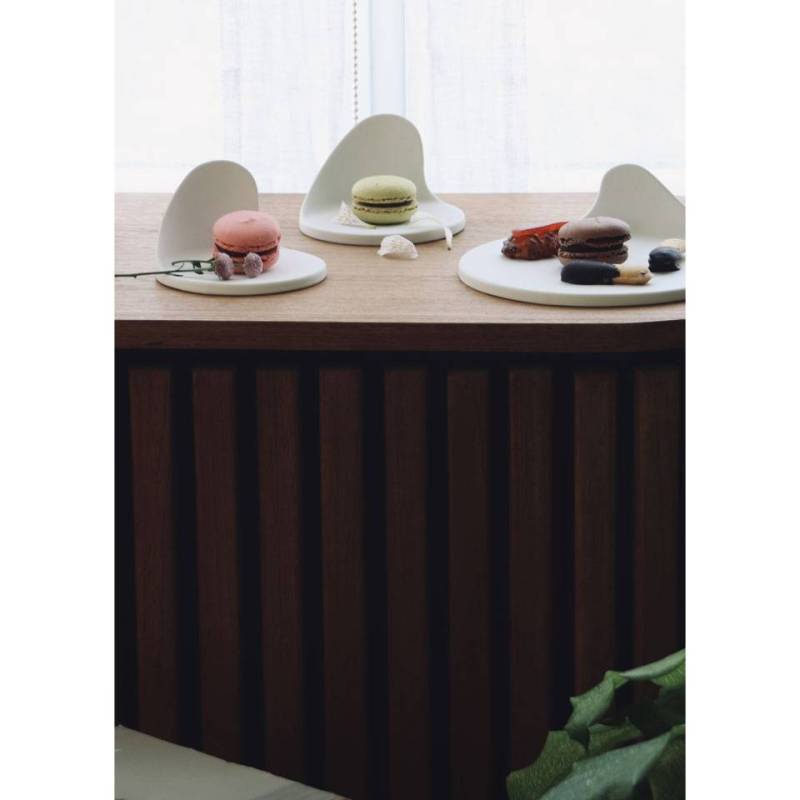 Piattino appetizer tondo Gochi Mum in porcellana bianca matt cm 21x6,2