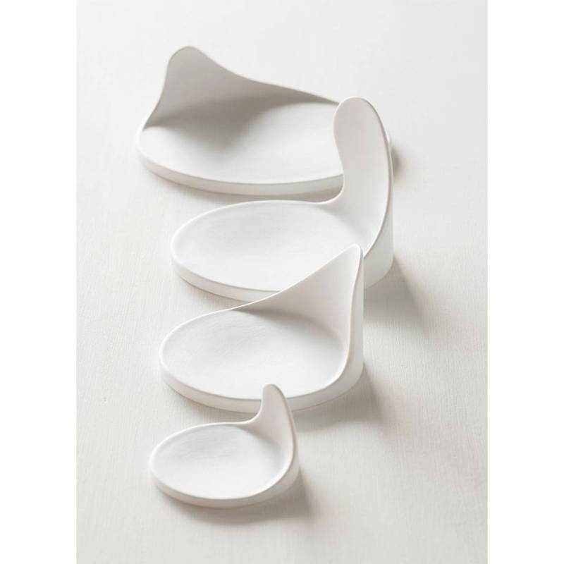 Piattino appetizer tondo Gochi Mum in porcellana bianca matt cm 21x6,2