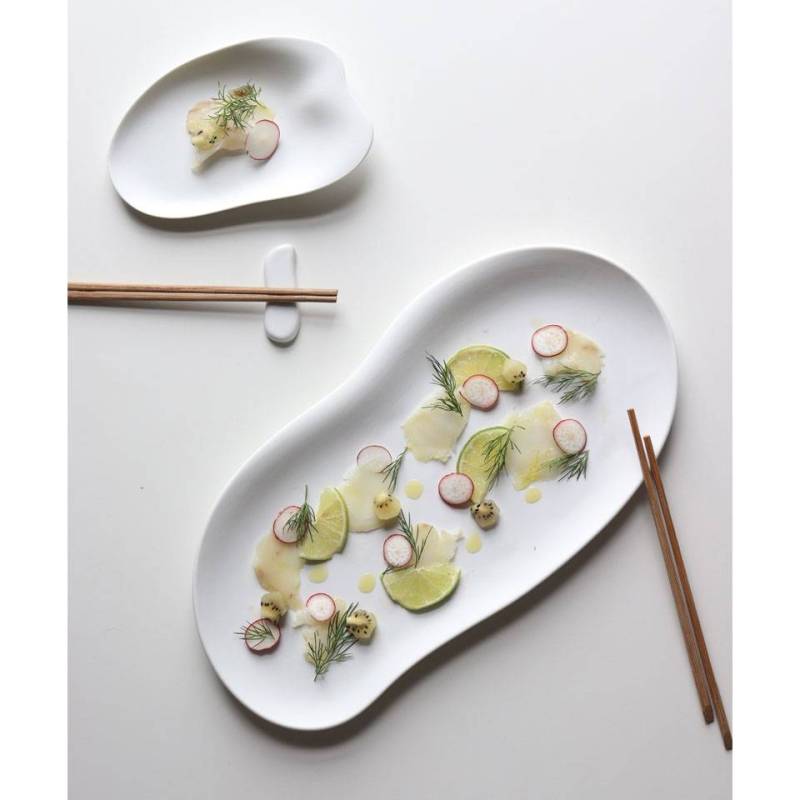 Piatto ovale Organic Jelly in porcellana bianca matt cm 37,5x19x2