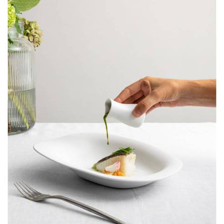 Assiette de fond Organic Jelly en porcelaine blanche mate 25,5x21,5x5,5 cm