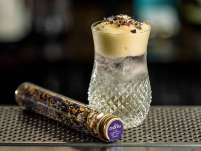Fiori commestibili: quando il drink diventa spettacolo